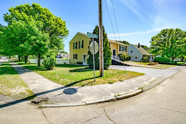 South Portland, ME 04106,2 Crossmeadow RD