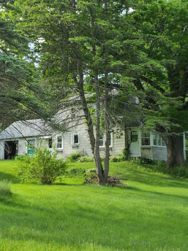 Sidney, ME 04330,2532 Middle RD