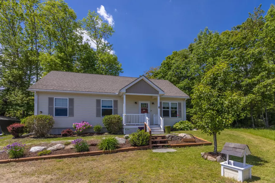 10 Glenfield CIR, Camden, ME 04843