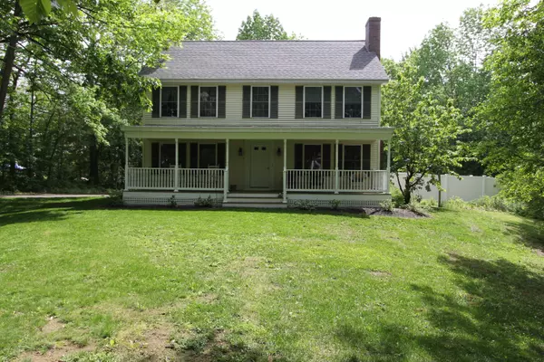 72 Academy RD, Monmouth, ME 04259
