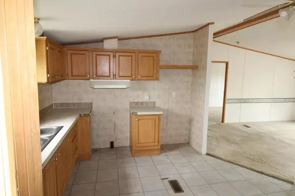 Saint Albans, ME 04971,615 Corinna RD