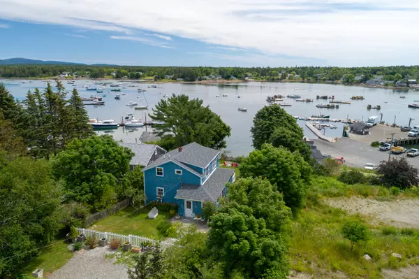 15 Columbia AVE, Tremont, ME 04669