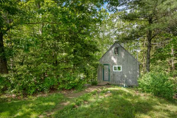 28 Valley RD, Jefferson, ME 04348