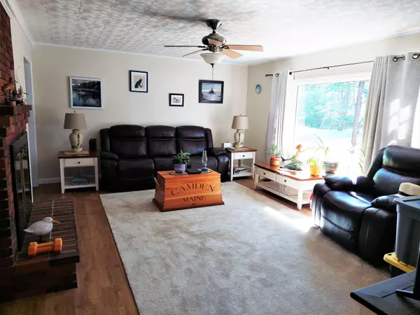 Brunswick, ME 04011,77 Adams RD