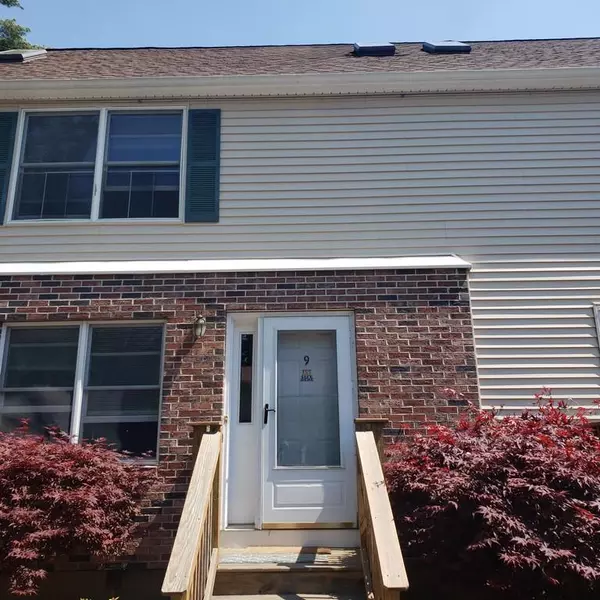 5 Colburn Drive #9, Orono, ME 04473