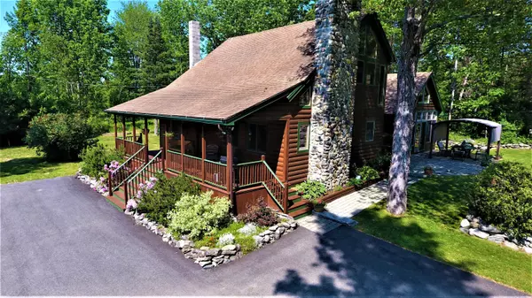 825 Elm ST, Newport, ME 04953