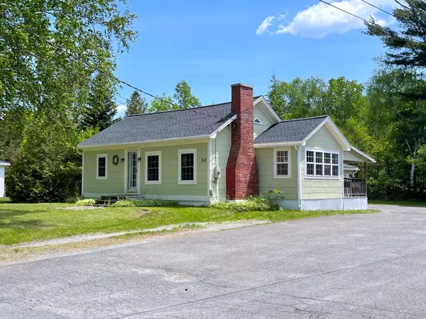 10 School ST, Fort Kent, ME 04743