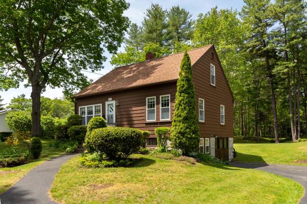 25 Foyes LN, Kittery, ME 03905