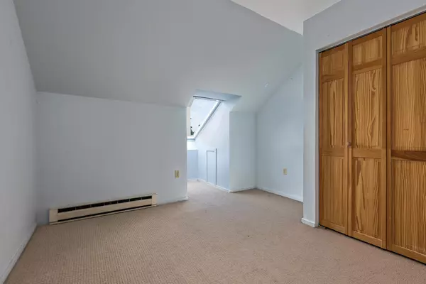 South Portland, ME 04106,18 Ocean ST #114