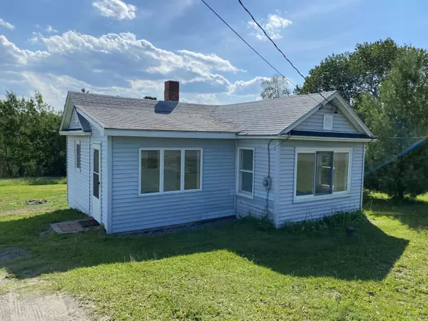 37 Reach RD, Presque Isle, ME 04769