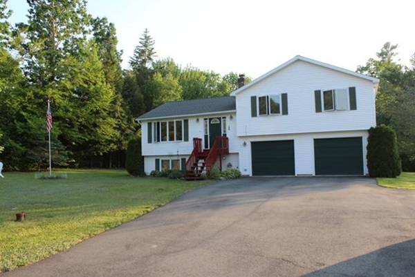 138 Merryman RD, Glenburn, ME 04401