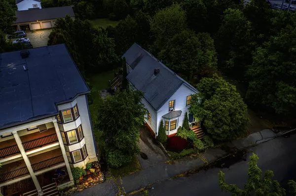 Portland, ME 04103,81 Sherwood ST