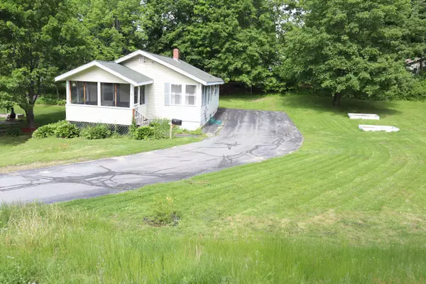 22 Maple ST, Gardiner, ME 04345