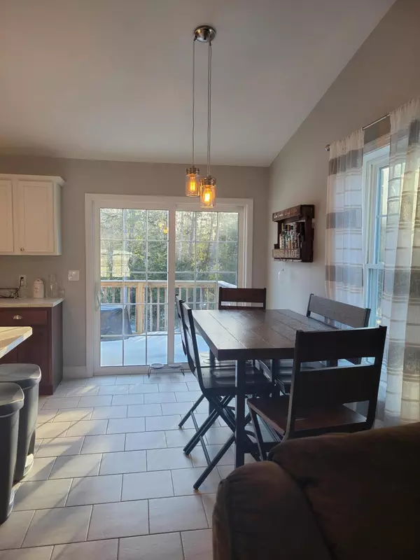 Hermon, ME 04401,77 Silas Warren DR