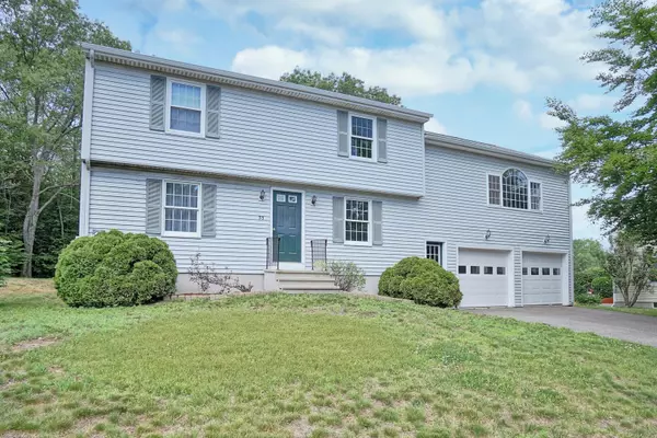 33 Ledgefield CIR, South Portland, ME 04106