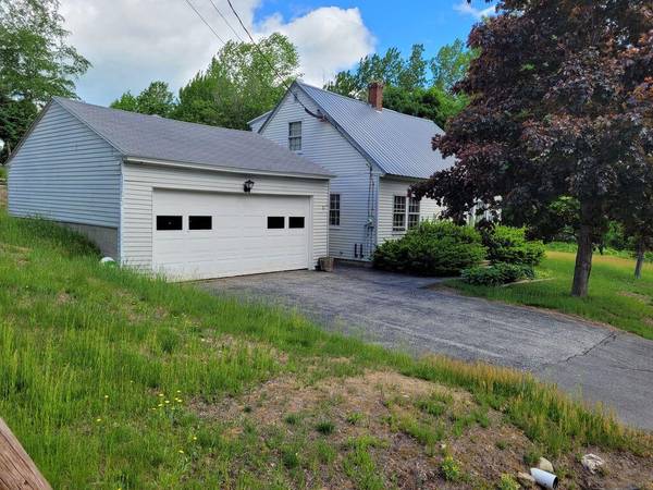 19 Eastern AVE, Wilton, ME 04294