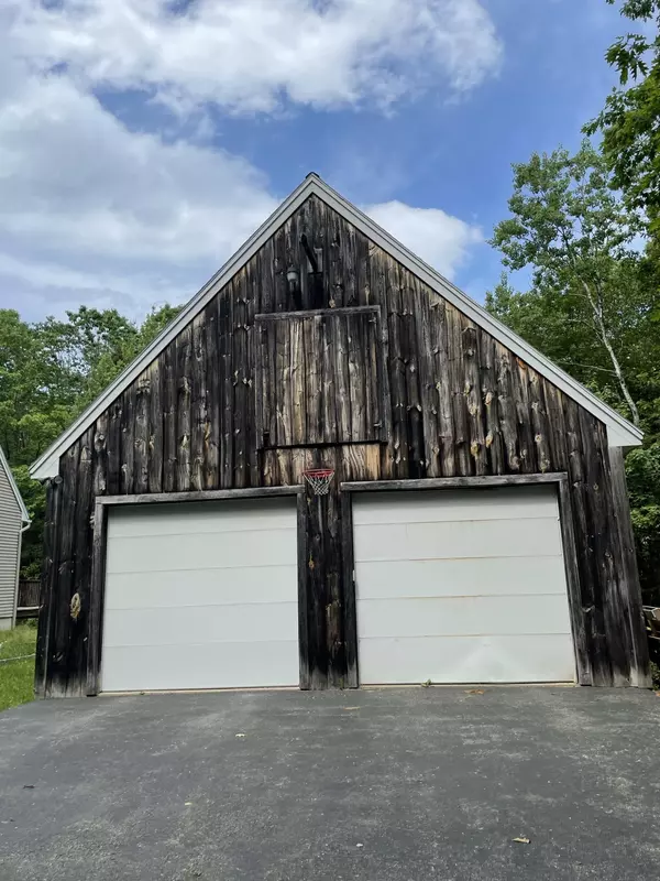 Freeport, ME 04032,75 Farmview LN