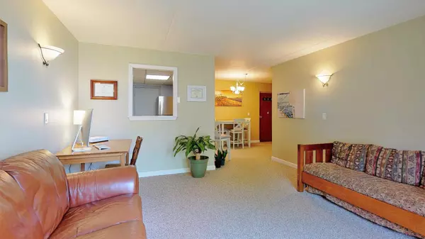 South Portland, ME 04106,757 Main ST #10