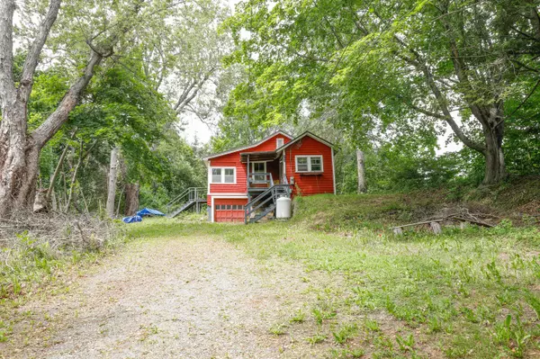 342 Main RD S, Hampden, ME 04444