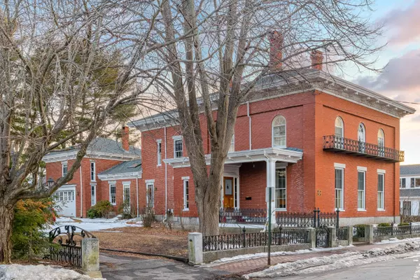 Brunswick, ME 04011,11 Lincoln ST