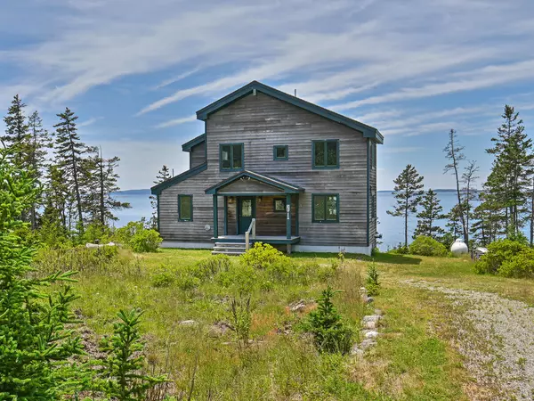 Swans Island, ME 04685,541 Jericho Bay RD