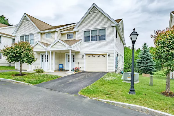 24 Smith Farm LN #24, Portland, ME 04103