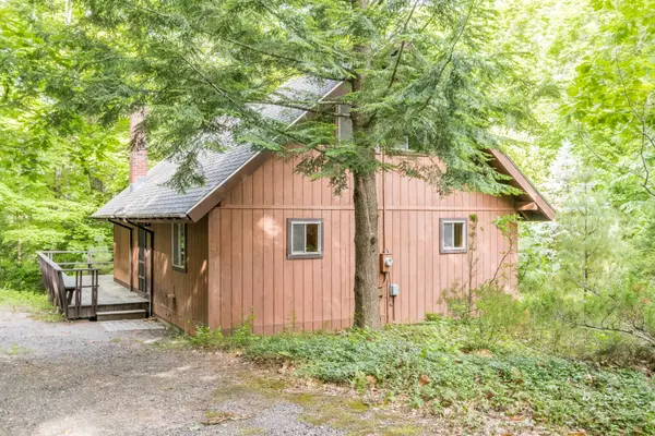 Limerick, ME 04048,21 Quaker LN