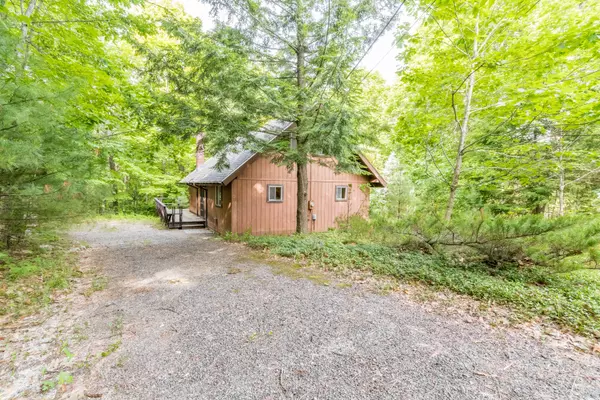 Limerick, ME 04048,21 Quaker LN