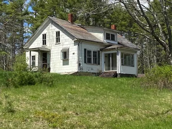 543 Townhouse RD, Whitefield, ME 04353