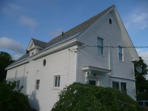 11 High ST, Guilford, ME 04443