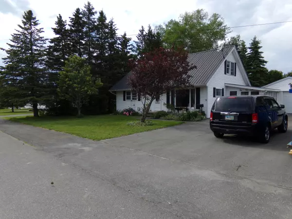 25 Pleasant ST, Presque Isle, ME 04769