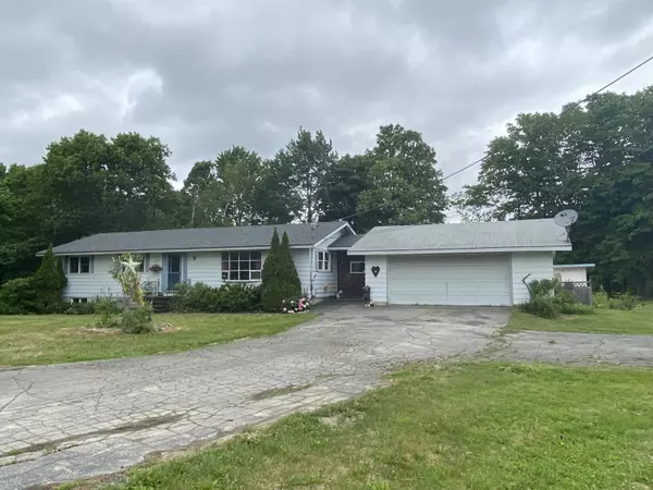 2371 Union ST, Hermon, ME 04401