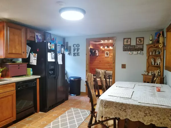 Milford, ME 04461,105 Henderson LN