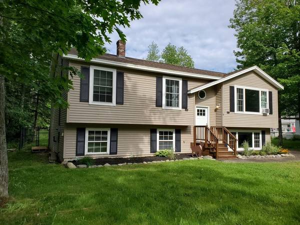 8 Emerald DR, Milford, ME 04461