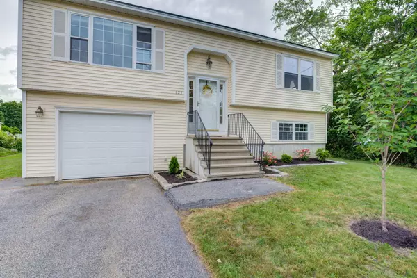 Portland, ME 04103,123 Pennell AVE