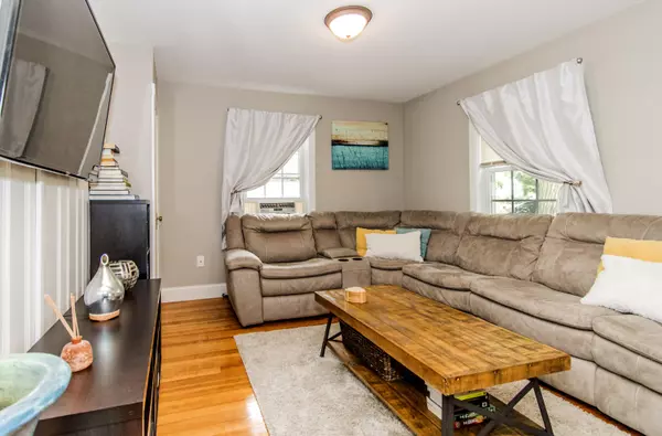 Kittery, ME 03904,19 Cole ST