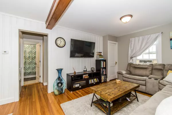 Kittery, ME 03904,19 Cole ST