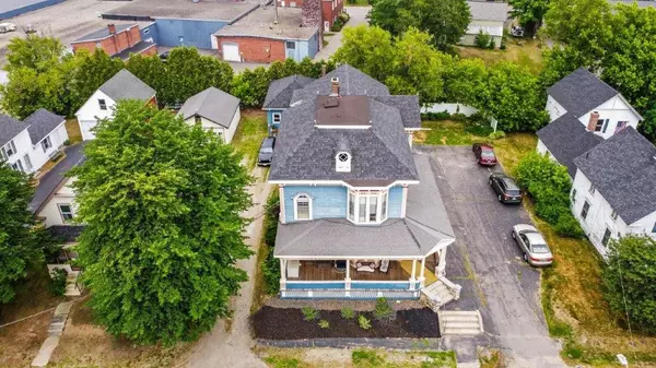 Winthrop, ME 04364,25 Central ST