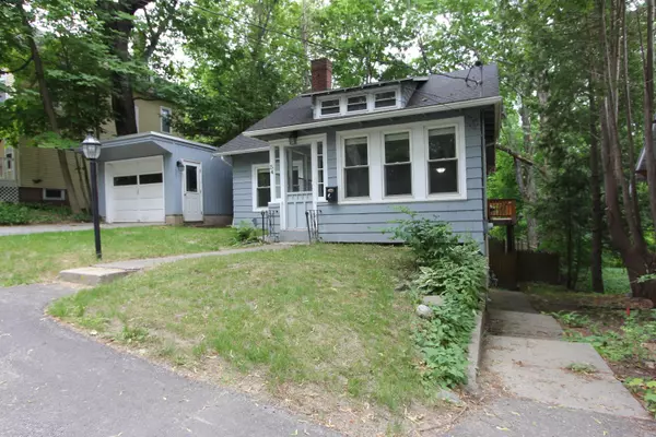 54 Lake ST, Auburn, ME 04210
