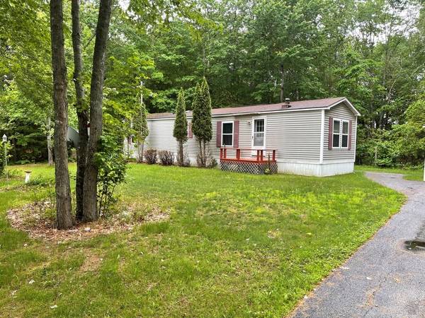 15 Ash LN, Milford, ME 04461