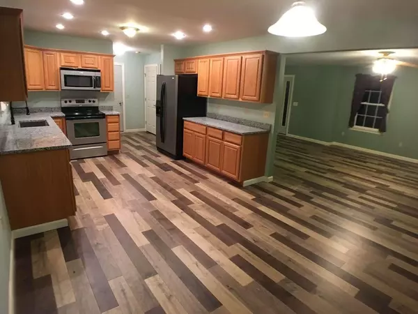 33 Ridgeview DR, Thomaston, ME 04861