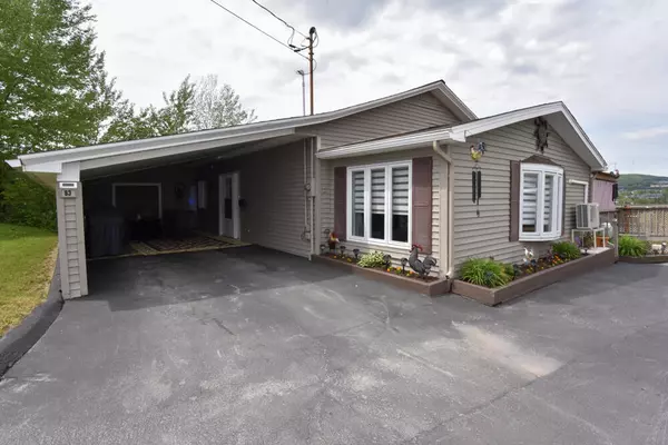 83 6th AVE, Madawaska, ME 04756