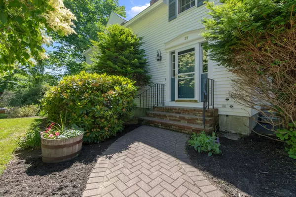 South Portland, ME 04106,25 Higgins LN