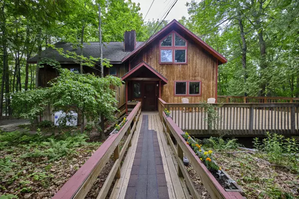 41 High ST, Rockport, ME 04856