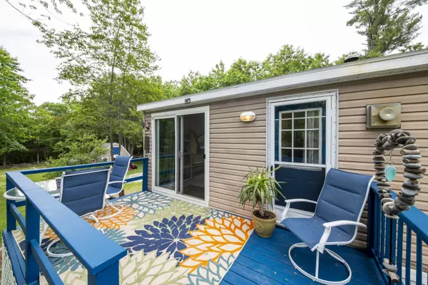 Waldoboro, ME 04572,100 Reef RD