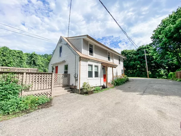 56 Pettingill ST, Lewiston, ME 04240