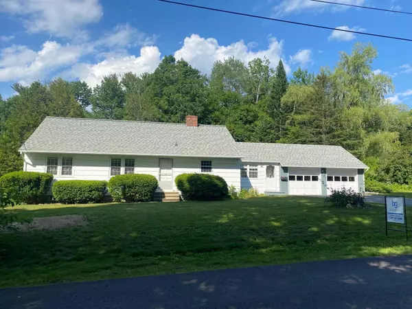 21 Fairview ST, Gardiner, ME 04345