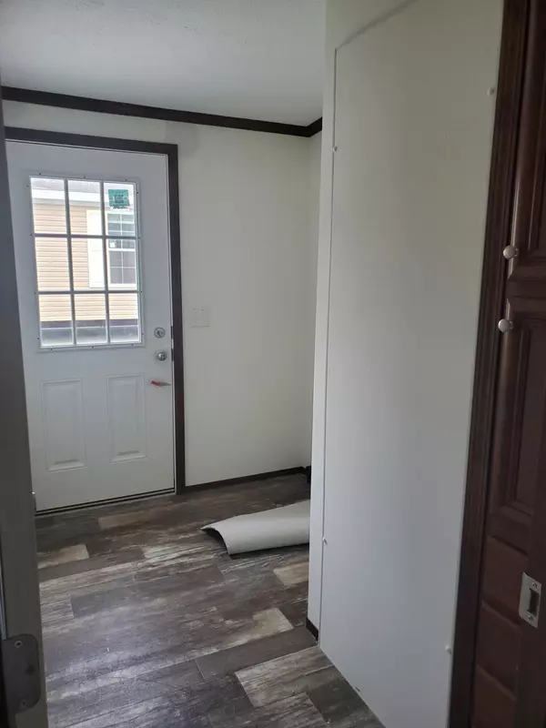 Waterville, ME 04901,34 Punky LN