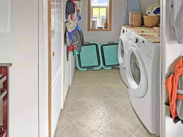 Hermon, ME 04401,543 Fuller RD