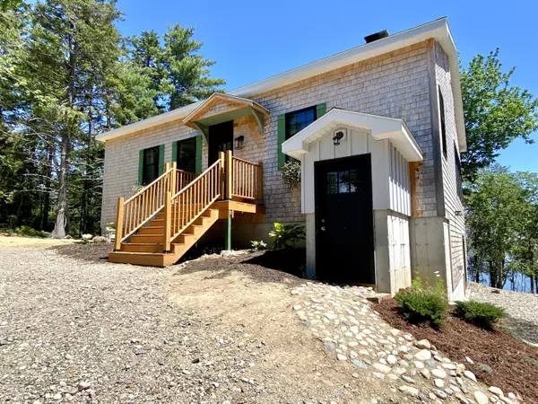 Robbinston, ME 04671,2 Seals Haven LN